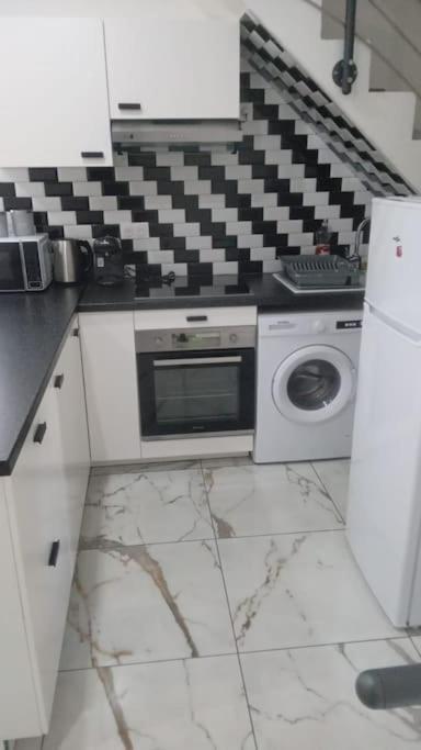 Joli Appartement De Vacances Ecouen Luaran gambar